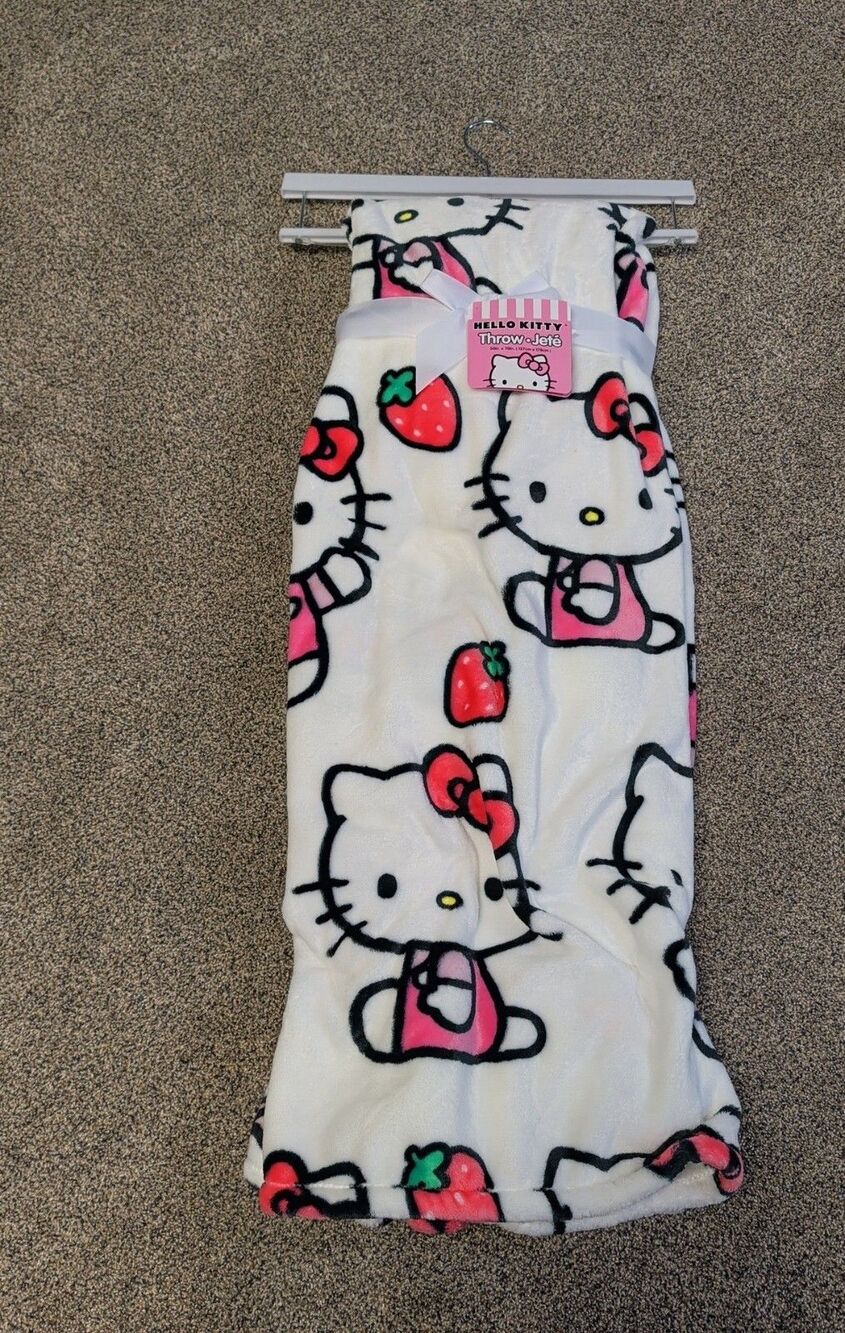 HELLO KITTY White & Pink Strawberry & Milk Drink Plush Throw Blanket 60 x 70 NWT